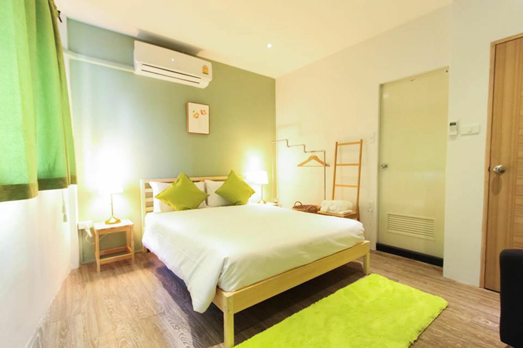 バンコク都 Folk Poshtel Silom Bed & Breakfast エクステリア 写真