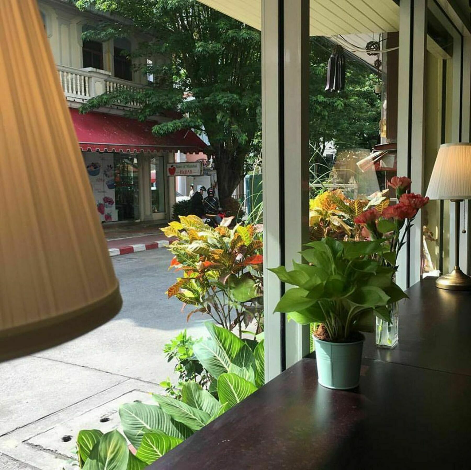 バンコク都 Folk Poshtel Silom Bed & Breakfast エクステリア 写真